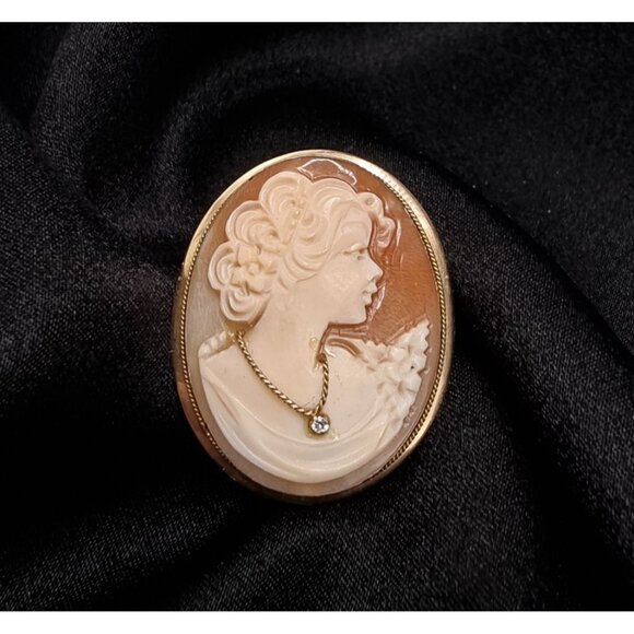 Italy Jewelry - Rare Find Vintage 14K Gold Italian Cameo Brooch/Pendant With Genuine Diamond